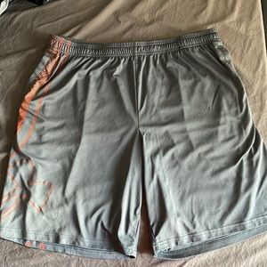 Under Armour Shorts XXL Gray/Orange